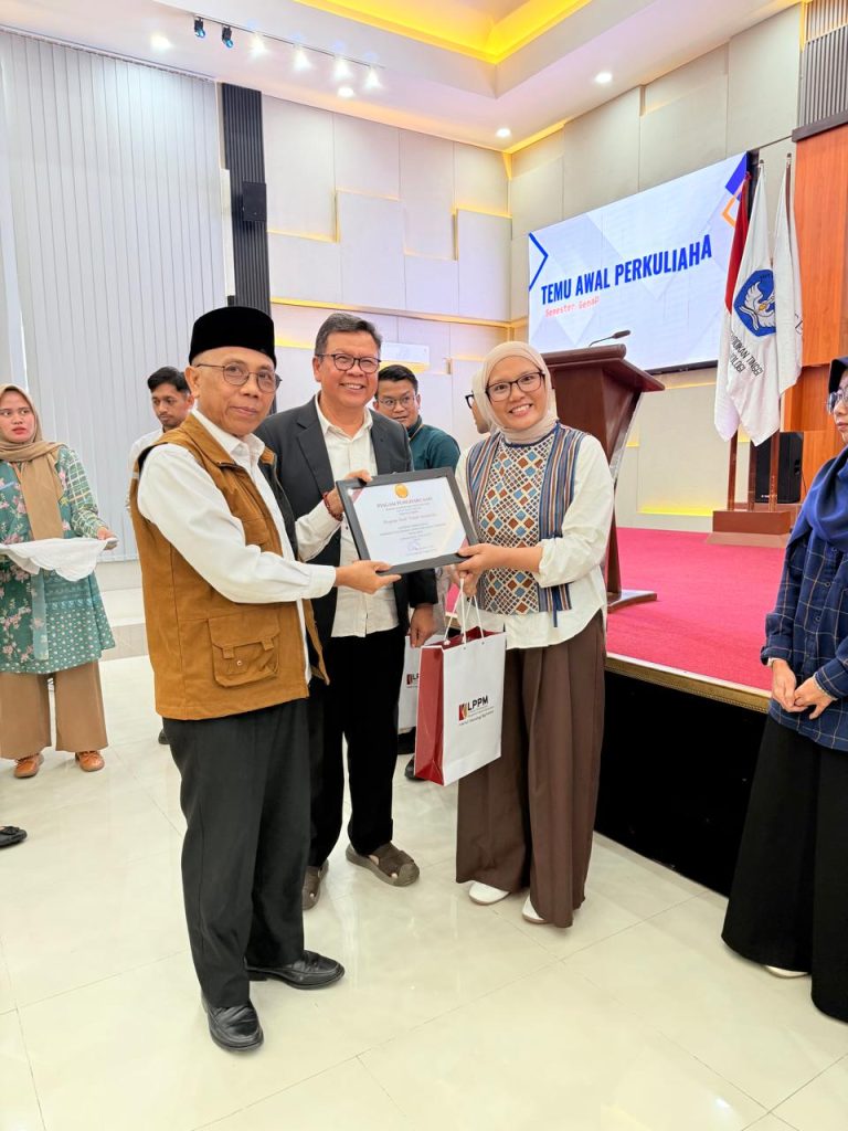 WhatsApp-Image-2026-02-13-at-7.07.04-PM-3-768x1024 Teknik Geomatika ITERA Berhasil Meraih Penghargaan sebagai Program Studi dengan Jumlah dan Dana Kerja Sama Terbanyak ke-2 pada Tahun 2025
