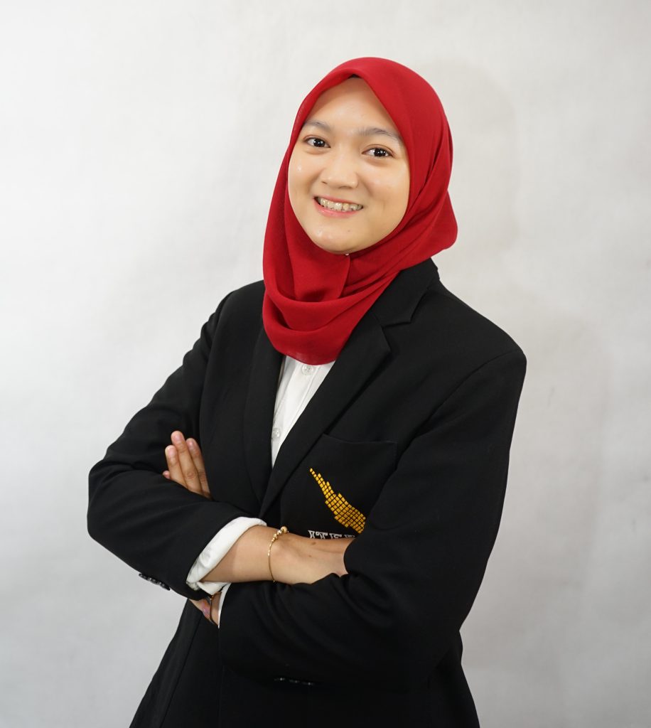 ITR4508-1-916x1024 Profil Pengajar dan Staff