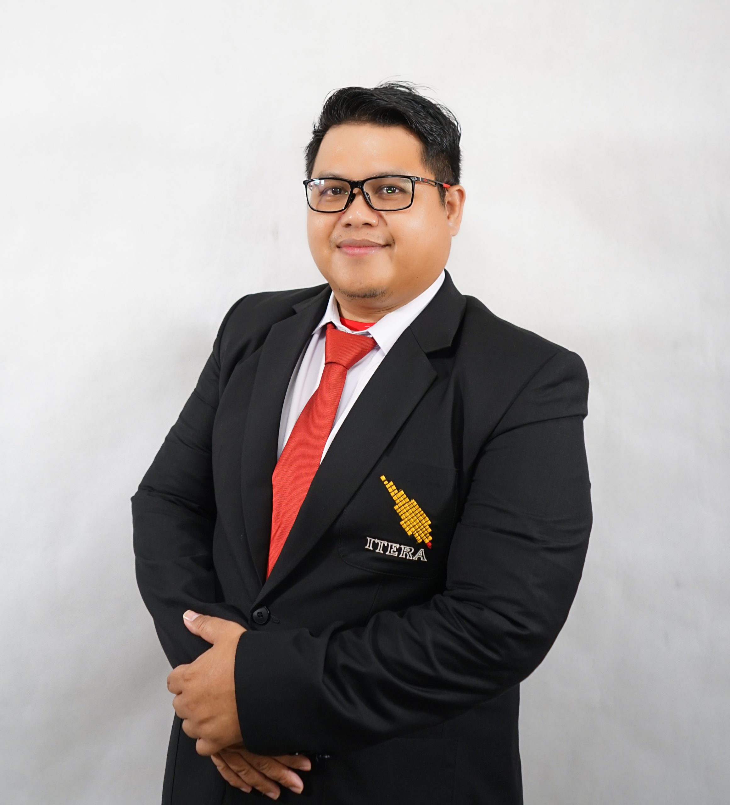 ITR4980-scaled Profil Pengajar dan Staff