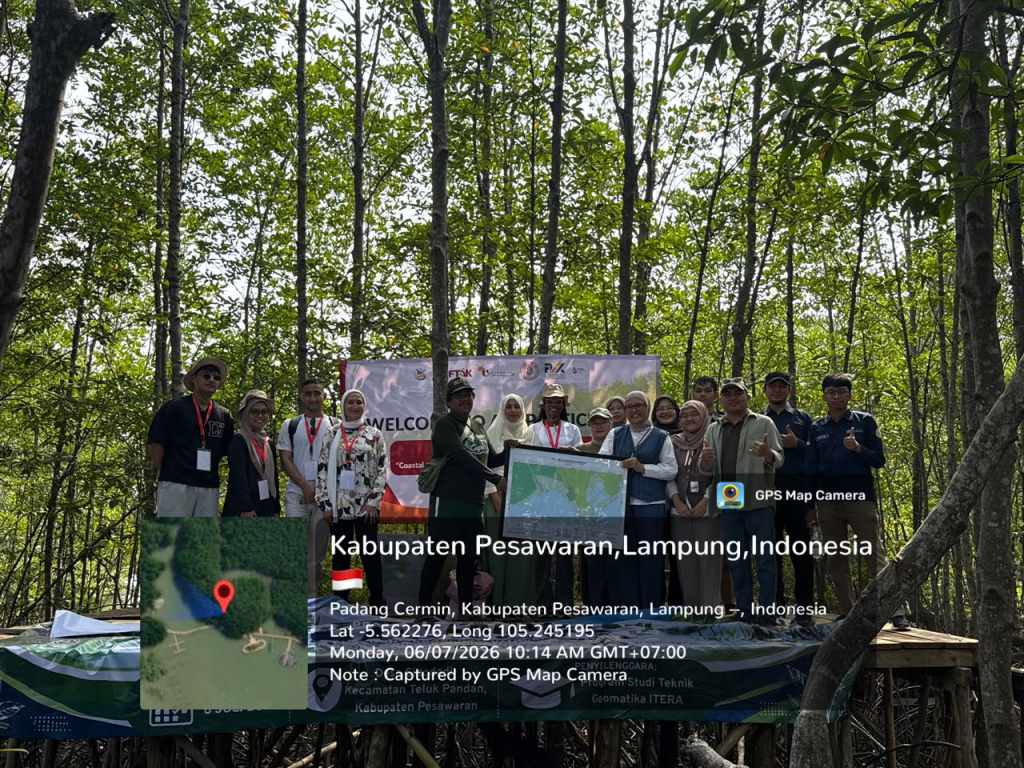 image-2-1024x768 TEKNIK GEOMATIKA ITERA BERKOLABORASI DALAM PROGRAM DESA BINAAN MELALUI KEGIATAN RESTORASI EKOSISTEM MANGROVE DI PESAWARAN
