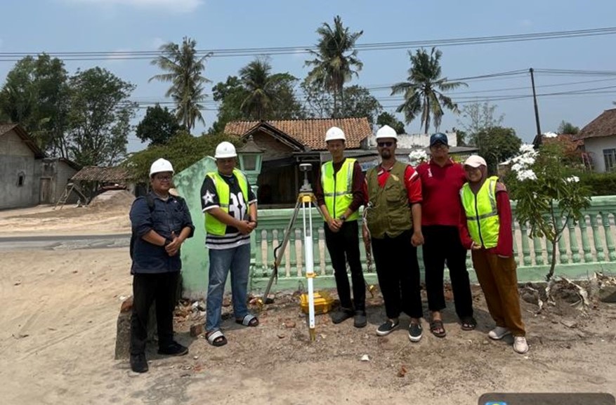 b20-2 Pantau Pergerakan Lempeng Tektonik, Dosen Itera Identifikasi Lokasi Pengamatan GNSS di Lampung Timur
