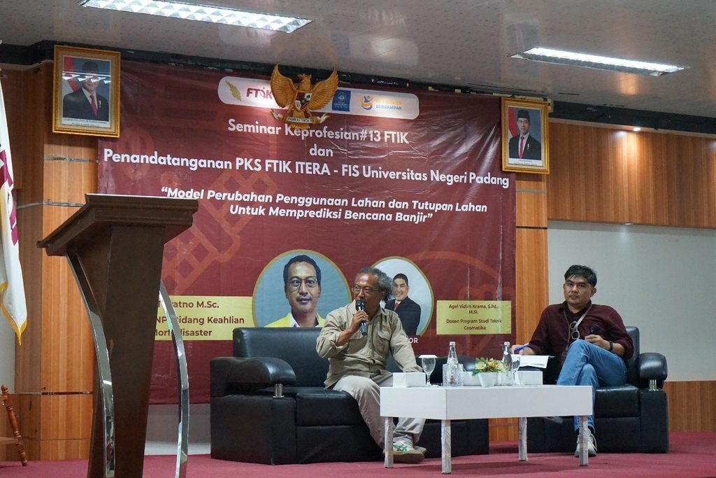 b5-2-1024x683 FTIK ITERA Gelar Seminar Keprofesian Bahas Pemodelan Tutupan Lahan untuk Prediksi Bencana Banjir