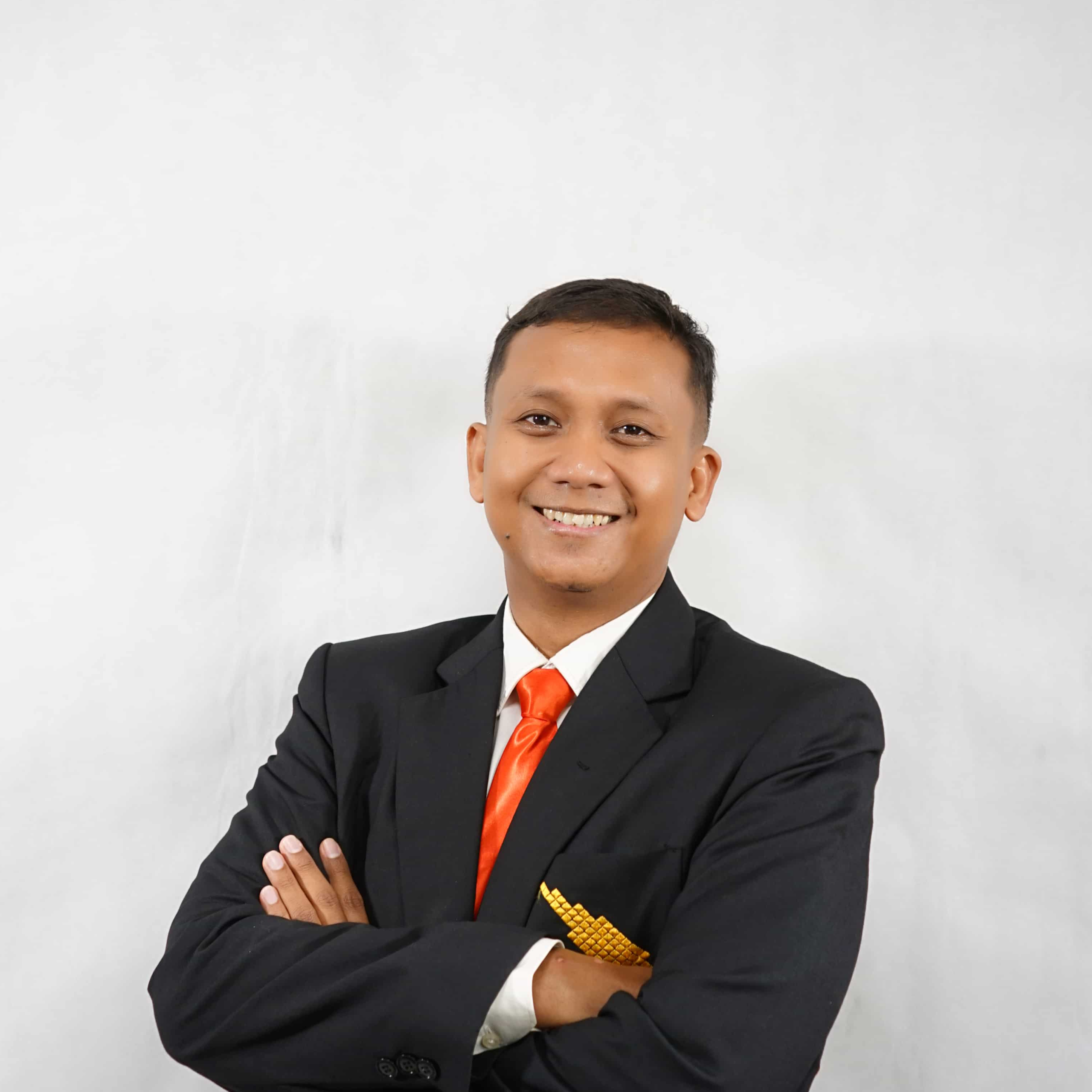 satriyo-scaled Profil Pengajar dan Staff